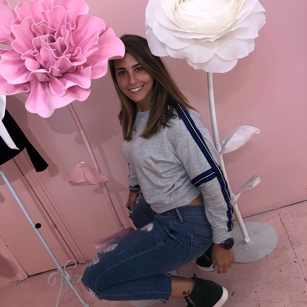 Meet your Posher, Alexis